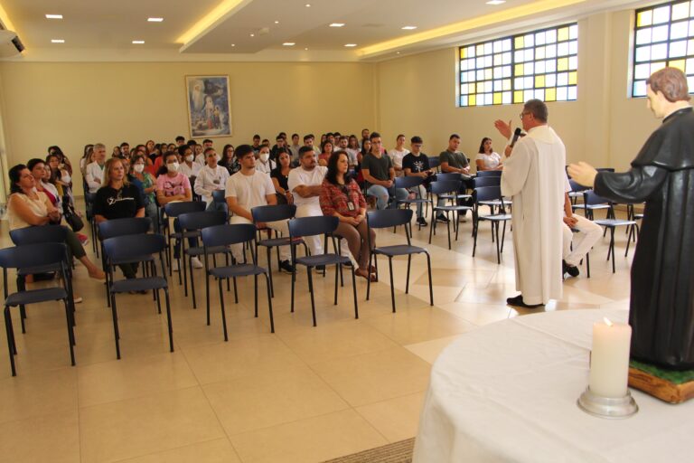 UniSALESIANO celebra memória litúrgica de Dom Bosco com missas