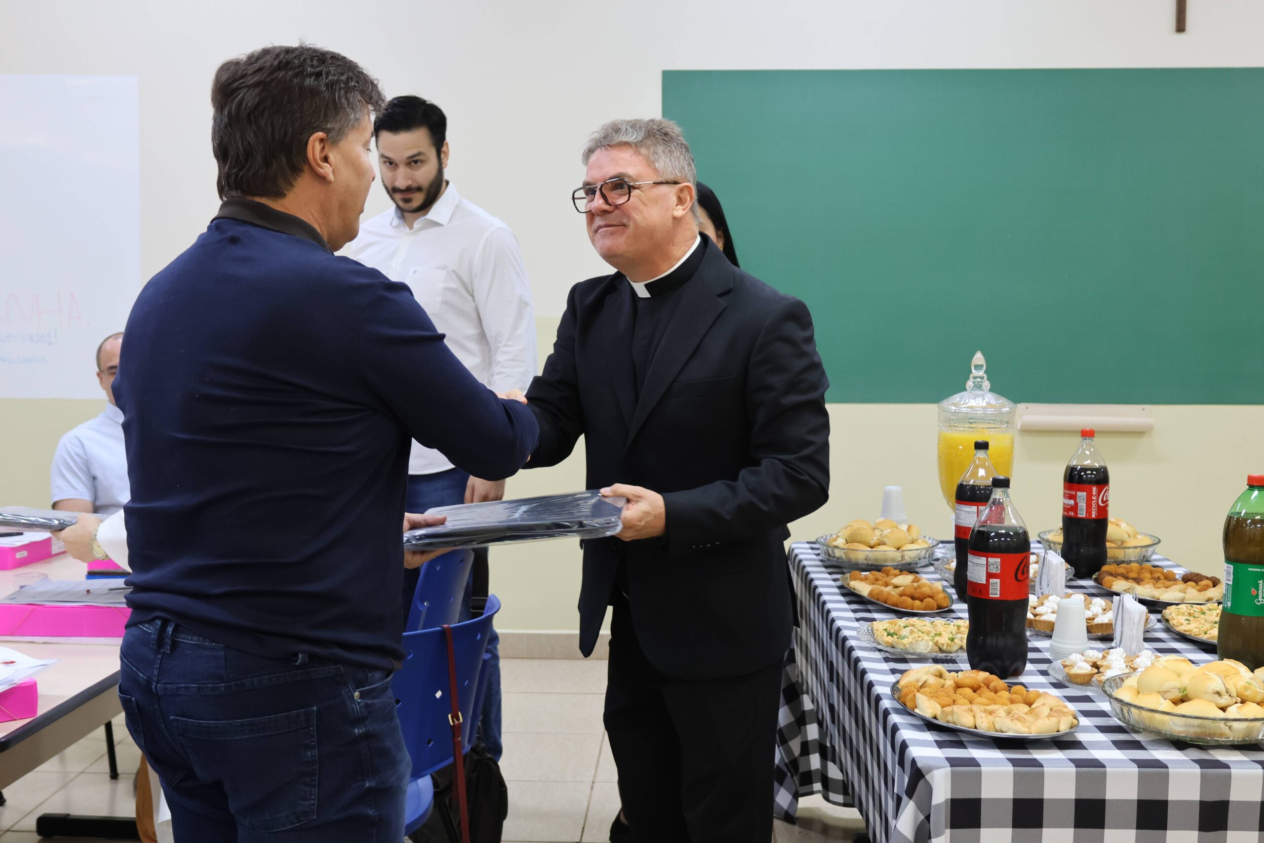 UniSALESIANO celebra o Dia do Professor com homenagens e compromisso com a Educação