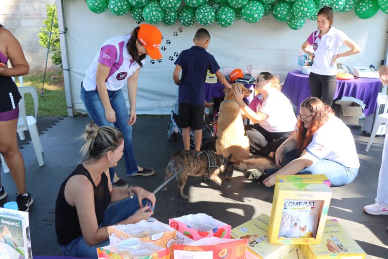 TEM + PET encanta público com atividades e serviços para pets e tutores no UniSALESIANO