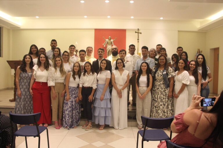 Acadêmicos vivem momento de fé e compromisso em celebração de catequese, crisma e batizado