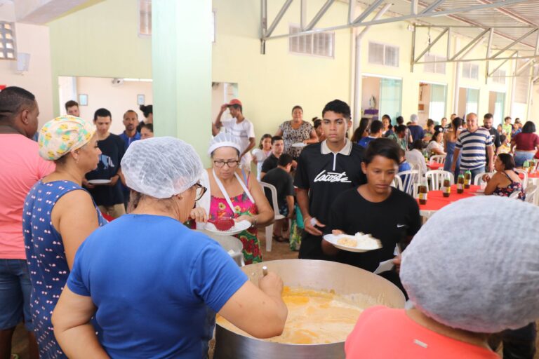 Tradição e solidariedade marcam a Festa de Natal para famílias do Oratório Dom Bosco