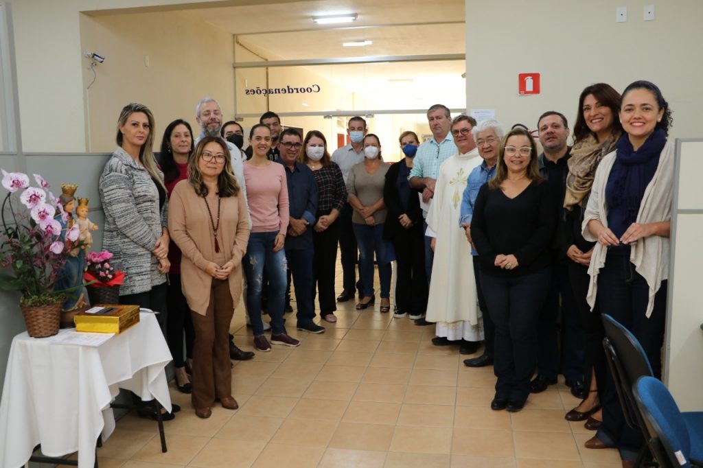 Setores do UniSALESIANO recebem visita de Nossa Senhora Auxiliadora