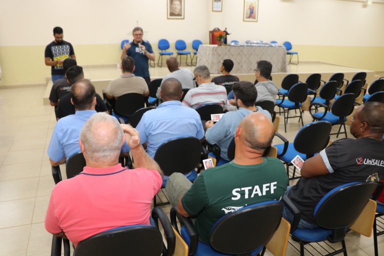 Pais do UniSALESIANO ganham homenagem feita pela Pastoral Universitária