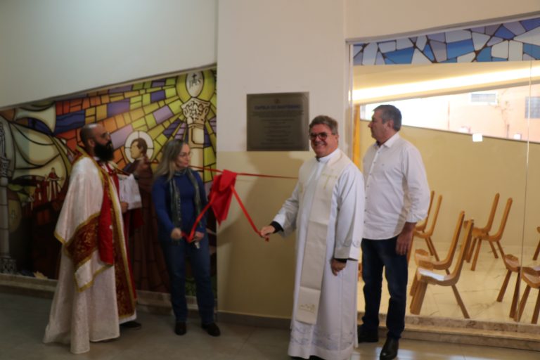 Capela do Santíssimo é inaugurada junto aos colaboradores do UniSALESIANO