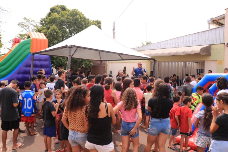 Festa das Crianças e de Nossa Senhora Aparecida reúne mais de 800 pessoas no Oratório