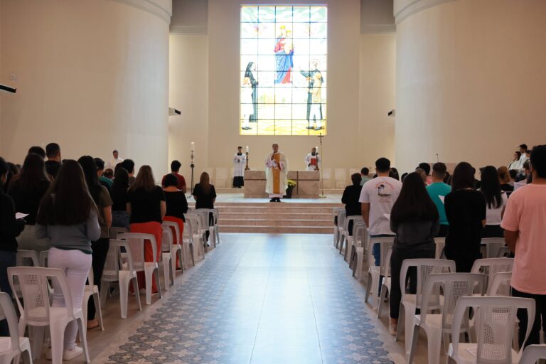 Missas Universitárias no UniSALESIANO celebram a Páscoa e a Festa da Anunciação