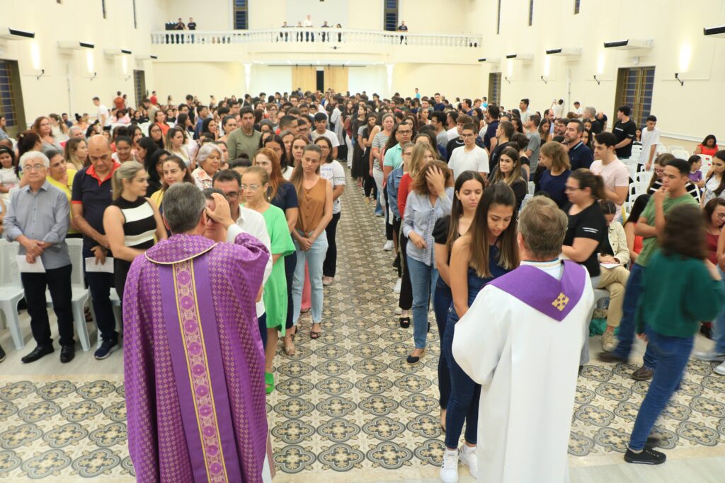 Missas de Cinzas marcam o início da Quaresma com reflexão e espiritualidade