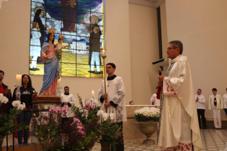 Nossa Senhora Auxiliadora é celebrada em missas universitárias no UniSALESIANO
