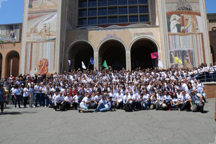 7ª Peregrinação Universitária para Aparecida reúne cerca de 600 participantes