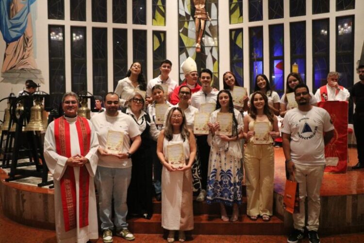 Bispo abençoa novos sinos em celebração aos 130 anos da morte de Dom Luiz Lasagna