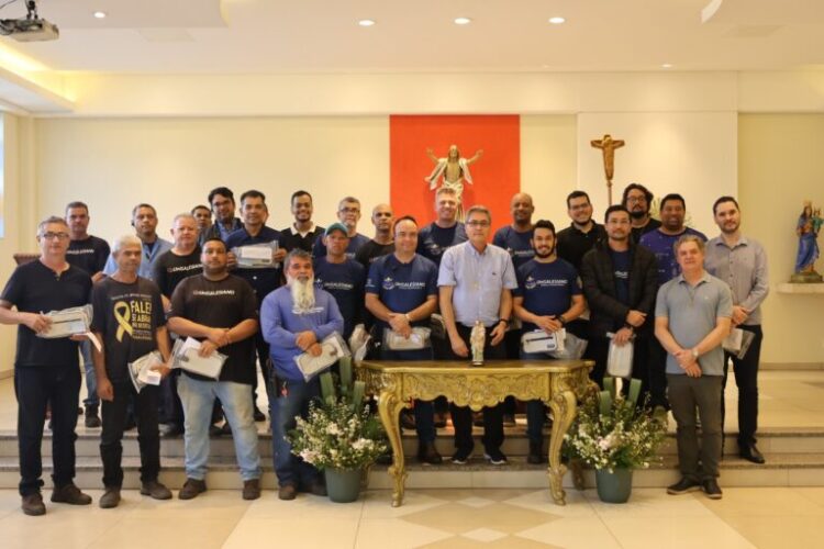 UniSALESIANO celebra com os colaboradores o “Dia dos Pais” em momento de fé e confraternização